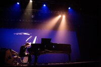 「『marasy piano world』Live Tour 2015」東京公演の様子。