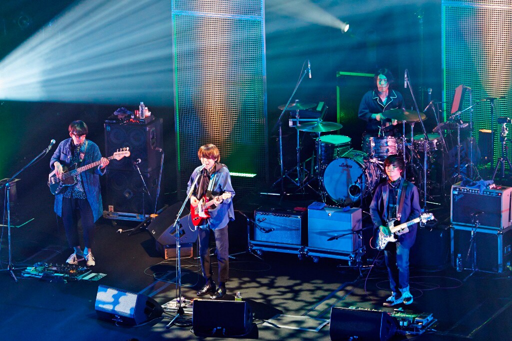 indigo la End、ドラマー佐藤栄太郎が正式加入 - 音楽ナタリー