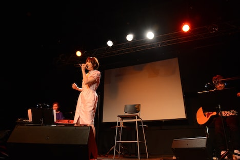 花澤香菜「君がいなくちゃだめなんだ」発売記念イベントの様子。