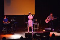 花澤香菜「君がいなくちゃだめなんだ」発売記念イベントの様子。