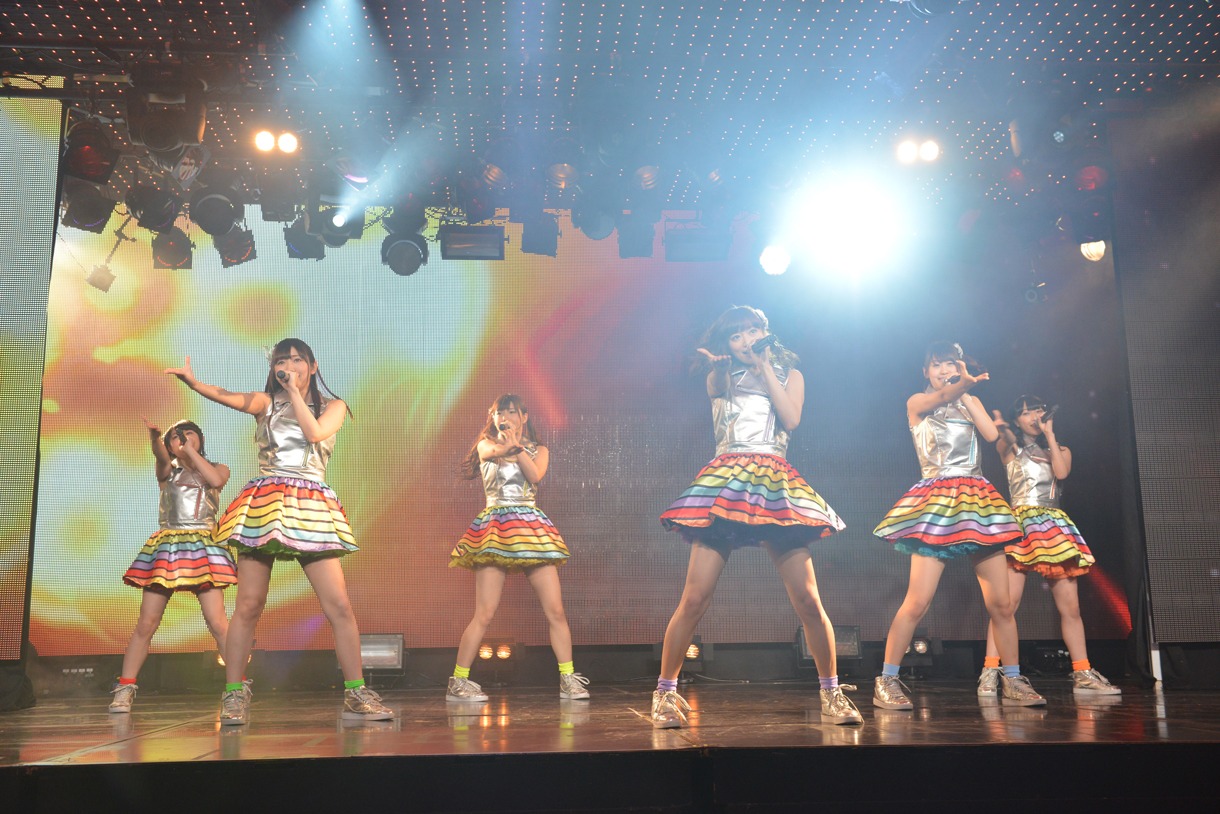 i☆Risによるライブの様子。