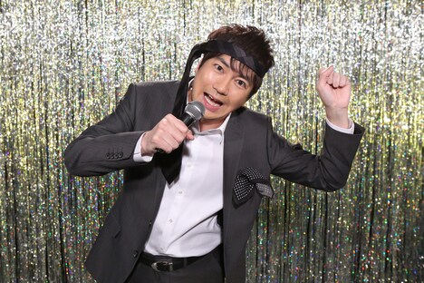 「キャラオケ18番」のMCを務める羽鳥慎一。(c)日本テレビ