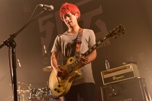 HIROKAZ（04 Limited Sazabys / G）（撮影：古渓一道）