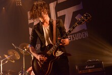 鈴木重伸（THE ORAL CIGARETTES / G）（撮影：古渓一道）