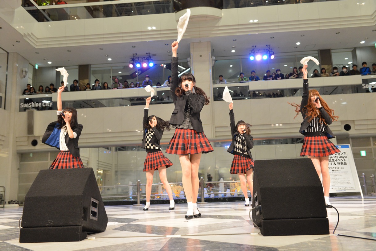夢みるアドレセンスによるリリースイベントの様子。