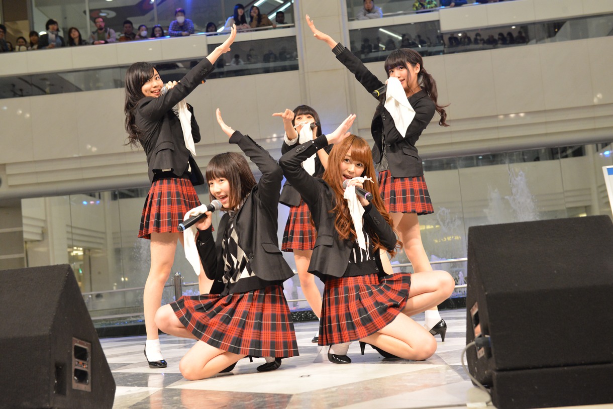 夢みるアドレセンスによるリリースイベントの様子。