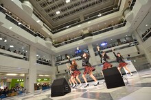 夢みるアドレセンスによるリリースイベントの様子。