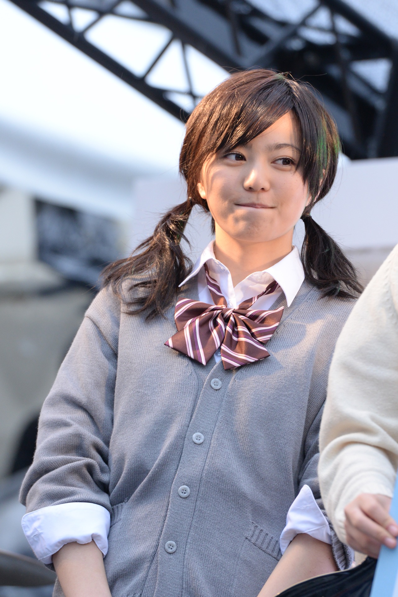 安本彩花