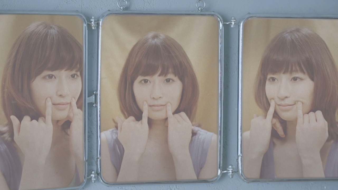 Awesome City Club「4月のマーチ」ビデオクリップのワンシーン。