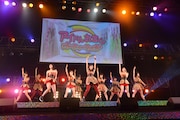 GEMによるライブの様子。
