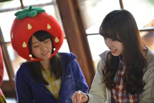 左から室田瑞希、中島早貴。