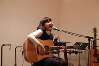 沖ちづる（撮影：飯岡拓也）