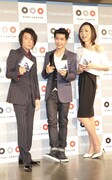 写真左からTAKUYA、AARON、ミッツ・マングローブ。