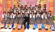 「NOGIBINGO! 4」の会見に出席した乃木坂46とイジリー岡田。