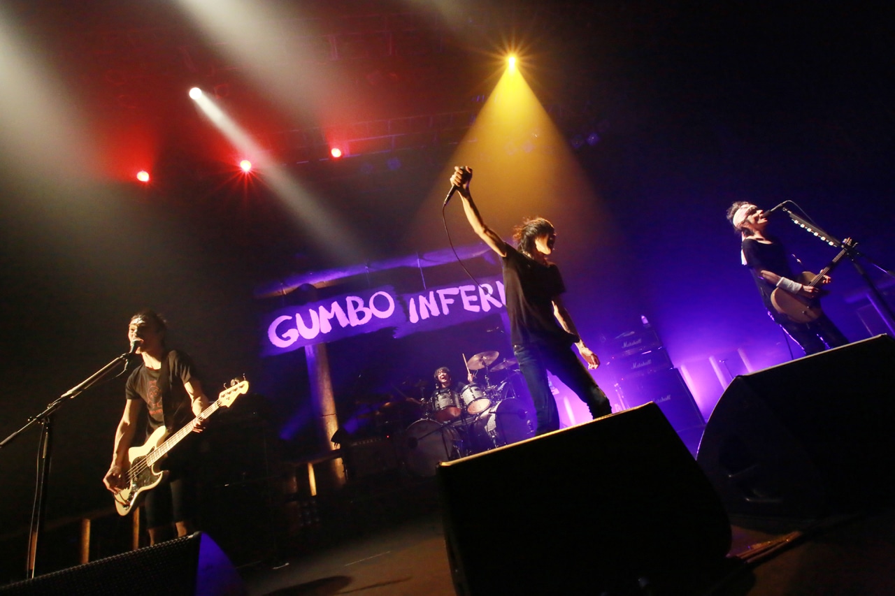 3月15日に実施されたザ・クロマニヨンズ「ザ・クロマニヨンズ TOUR ガンボ インフェルノ 2014-2015」東京・新木場STUDIO COAST公演の模様。（撮影：柴田恵理）