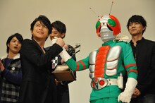 及川光博と仮面ライダーV3。