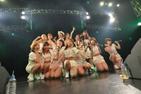 チーム・負けん気によるライブの様子。