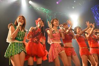 チーム・負けん気によるライブの様子。