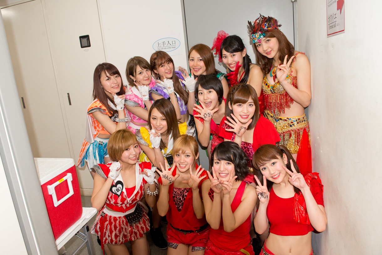ライブ終了後の記念撮影の様子。