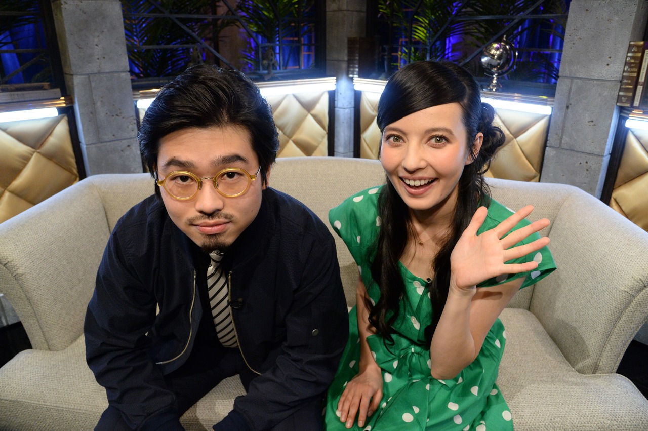 左から、番組MCのハマ・オカモト（OKAMOTO'S）、ベッキー。