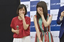 アルコ＆ピースの発言を聞いて笑顔を見せる大原櫻子、池田智子（Shiggy Jr.）。