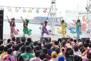 「まいど！おおきに！元気売りの少女レインボーツアー」出陣式の様子。
