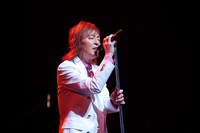 宇都宮隆（Vo, G）