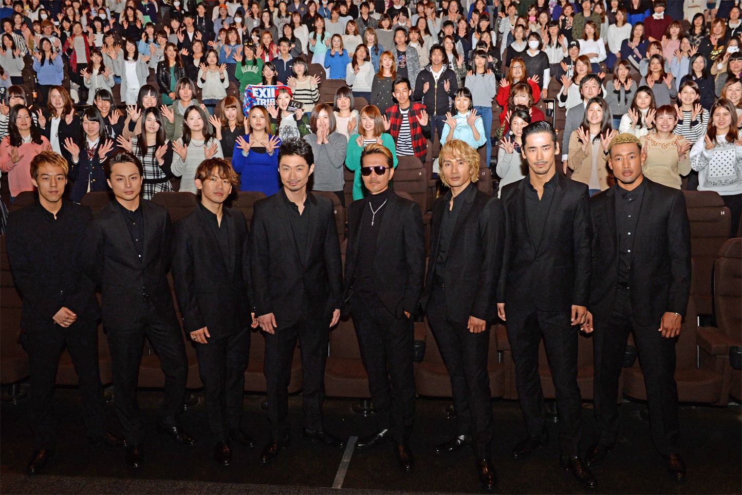 写真左より世界、白濱亜嵐、EXILE NAOTO、EXILE MAKIDAI、EXILE ATSUSHI、橘ケンチ、小林直己、関口メンディー。