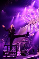 「30th Anniversary Live "SINGLES+RETURNS"」東京・Zepp Tokyo公演の様子。