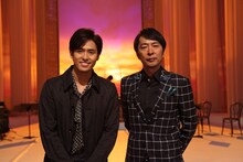 写真左からK、徳永英明。