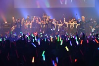 氣志團、乃木坂46、乃木團のコラボステージ。