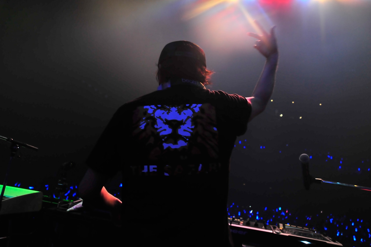 dj TAKA