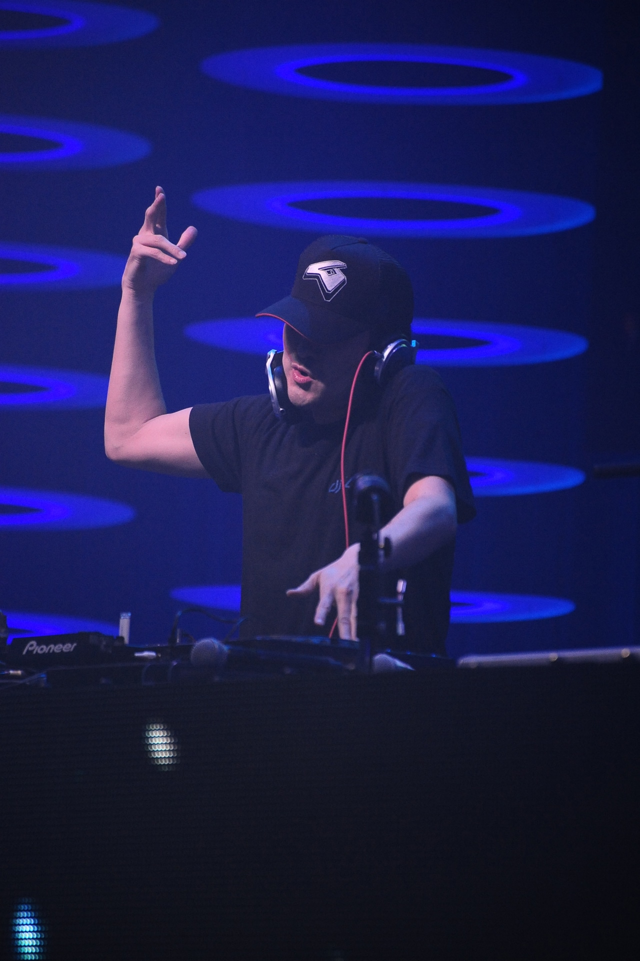 dj TAKA