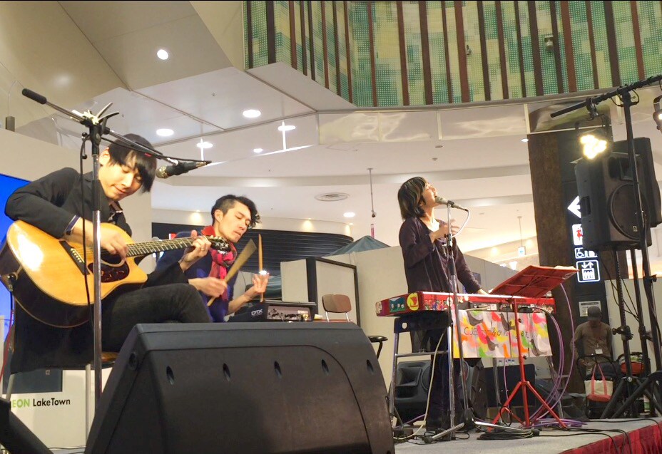 クラムボン「イオンモールツアー」の様子。