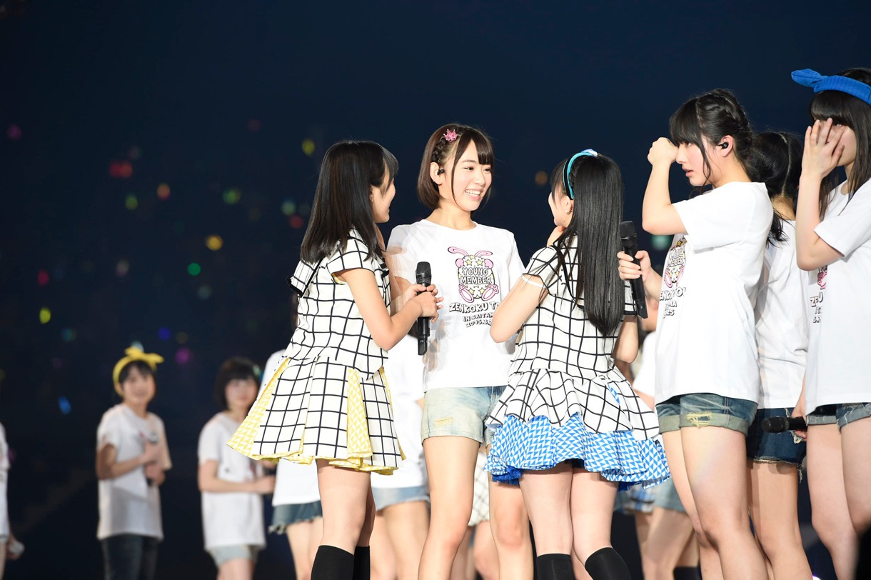 新ユニット・でんでんむChu!発表に驚くメンバーたち。 (c)AKS