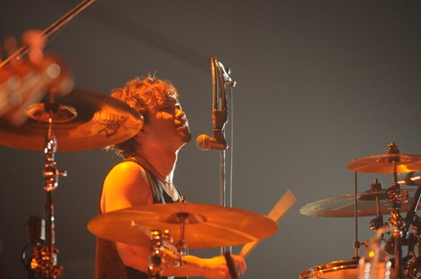 ペギ（Dr, Cho）（Photo by Sachie hamaya）