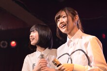 左から矢川葵、井上唯。