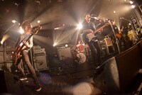 The SALOVERS 活動休止ラストライブ「青春の象徴 恋のすべて」東京・渋谷CLUB QUATTRO公演の様子。（撮影：古溪一道）