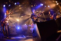 The SALOVERS 活動休止ラストライブ「青春の象徴 恋のすべて」東京・渋谷CLUB QUATTRO公演の様子。（撮影：古溪一道）