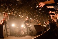 The SALOVERS 活動休止ラストライブ「青春の象徴 恋のすべて」東京・渋谷CLUB QUATTRO公演の様子。（撮影：古溪一道）