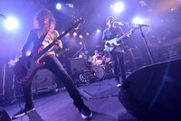 The SALOVERS 活動休止ラストライブ「青春の象徴 恋のすべて」東京・渋谷CLUB QUATTRO公演の様子。（撮影：古溪一道）