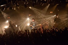 The SALOVERS 活動休止ラストライブ「青春の象徴 恋のすべて」東京・渋谷CLUB QUATTRO公演の様子。（撮影：古溪一道）