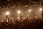 The SALOVERS 活動休止ラストライブ「青春の象徴 恋のすべて」東京・渋谷CLUB QUATTRO公演の様子。（撮影：古溪一道）
