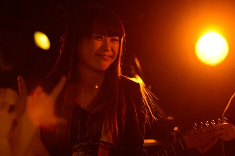 清水葉子（Vo, G）（Photo by Yasumasa Handa［Showcase］）