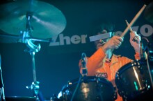 ヤノ（Dr, Vo）（Photo by Yukitaka Amemiya）