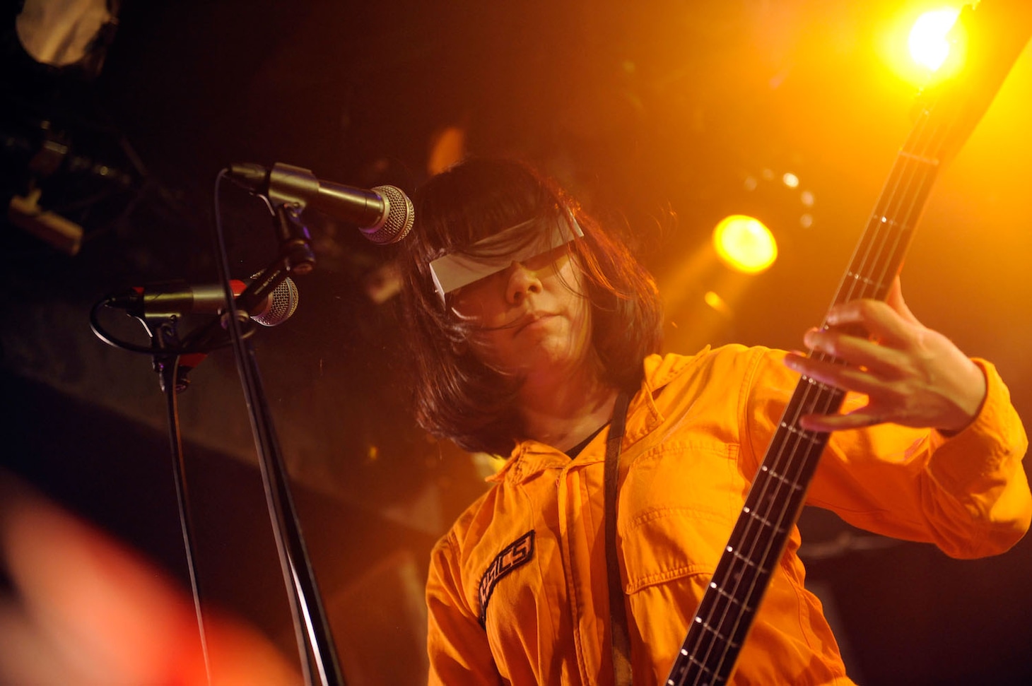 フミ（B, Vo, Syn）（Photo by Yukitaka Amemiya）