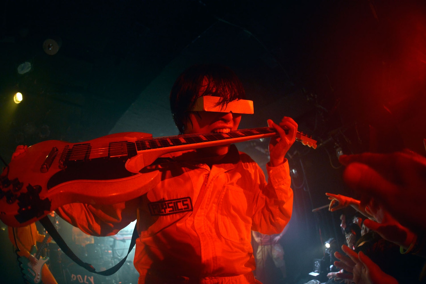 ハヤシ（G, Vo, Syn, Programming）（Photo by Yukitaka Amemiya）