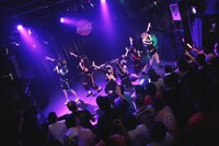 ゆるめるモ！のライブの様子。（撮影：ハヤシサトル）