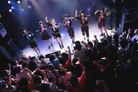 ゆるめるモ！のライブの様子。（撮影：ハヤシサトル）