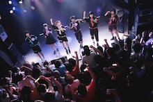 ゆるめるモ！のライブの様子。（撮影：ハヤシサトル）